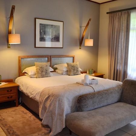 King'S Highway Guest House Somerset West Exteriör bild