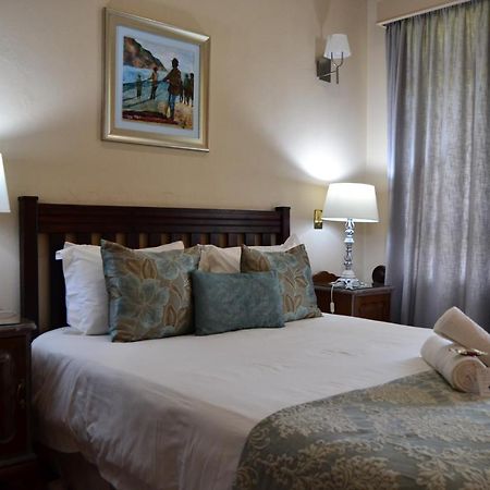 King'S Highway Guest House Somerset West Exteriör bild