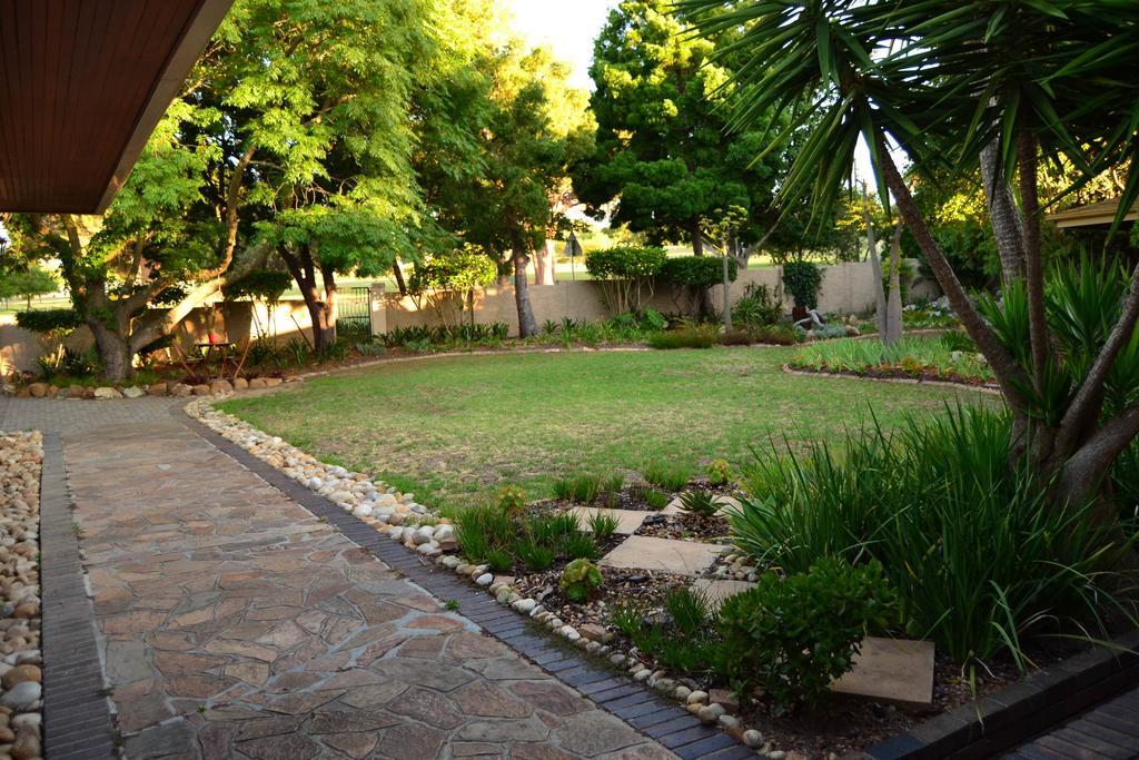 King'S Highway Guest House Somerset West Exteriör bild