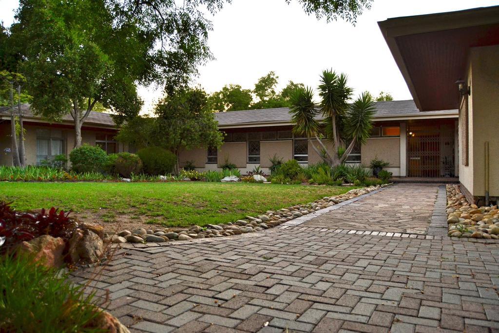 King'S Highway Guest House Somerset West Exteriör bild