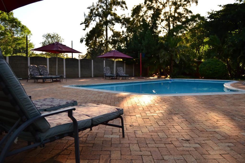 King'S Highway Guest House Somerset West Exteriör bild