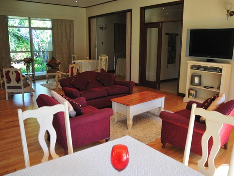 King'S Highway Guest House Somerset West Exteriör bild