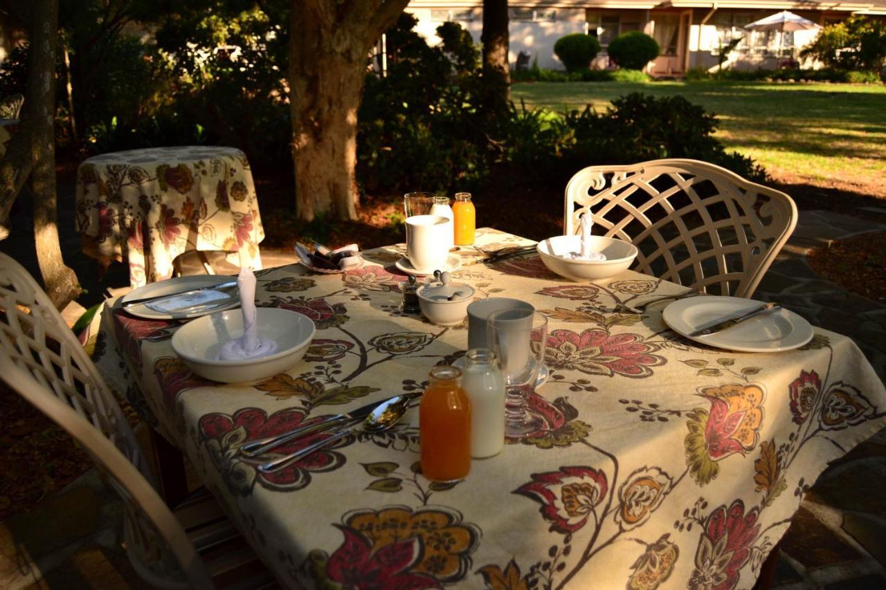 King'S Highway Guest House Somerset West Exteriör bild