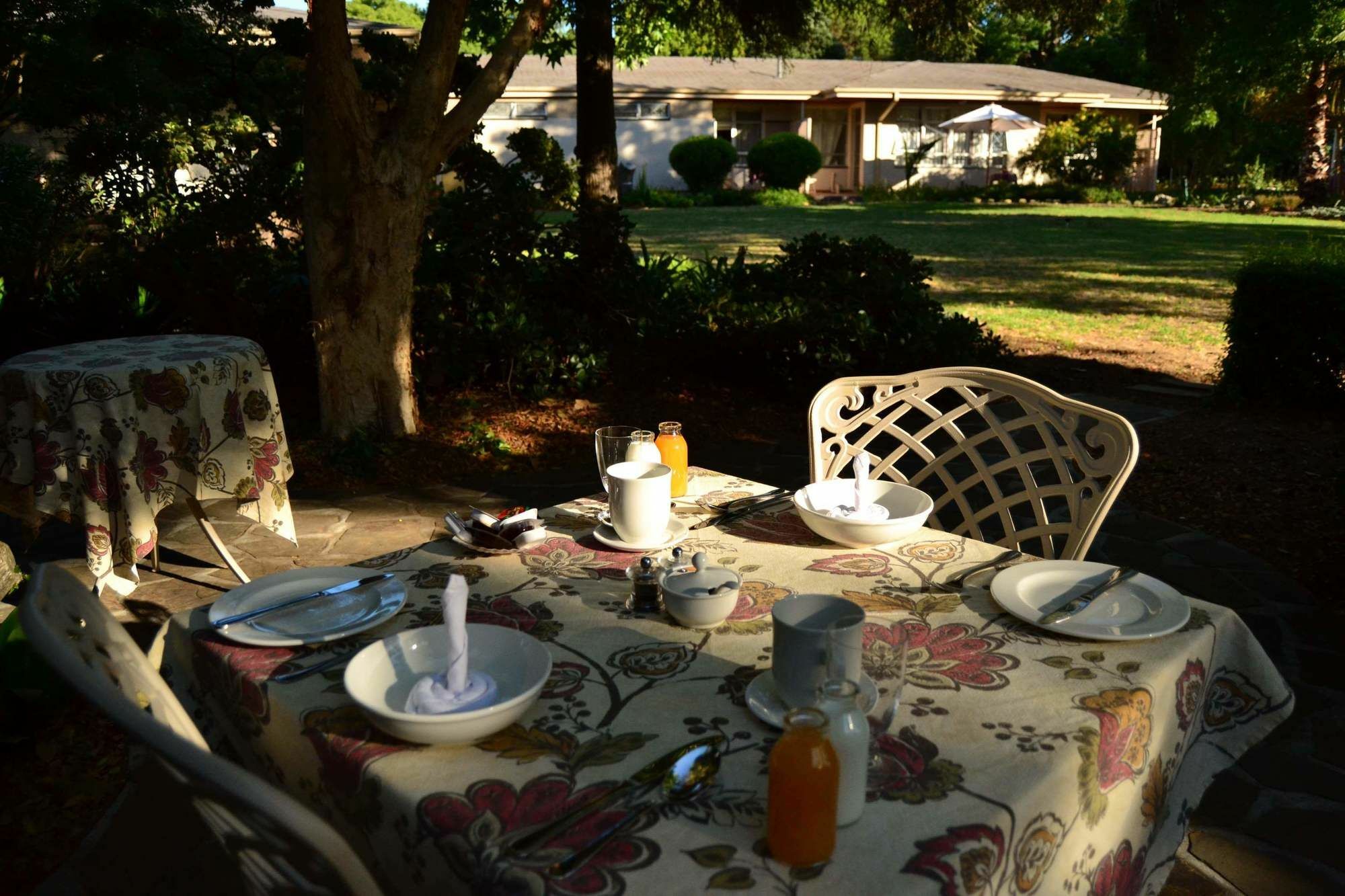 King'S Highway Guest House Somerset West Exteriör bild
