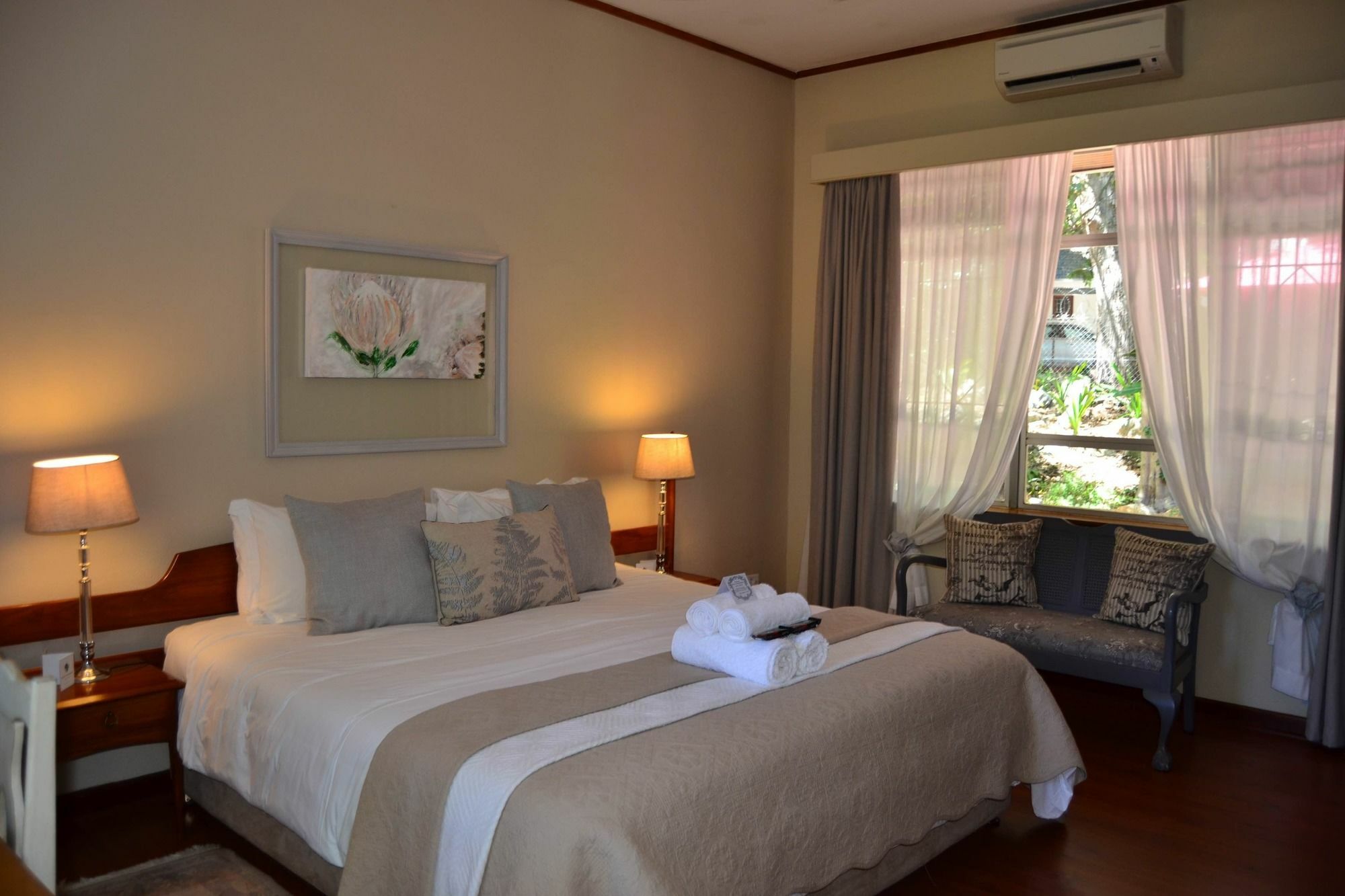 King'S Highway Guest House Somerset West Exteriör bild
