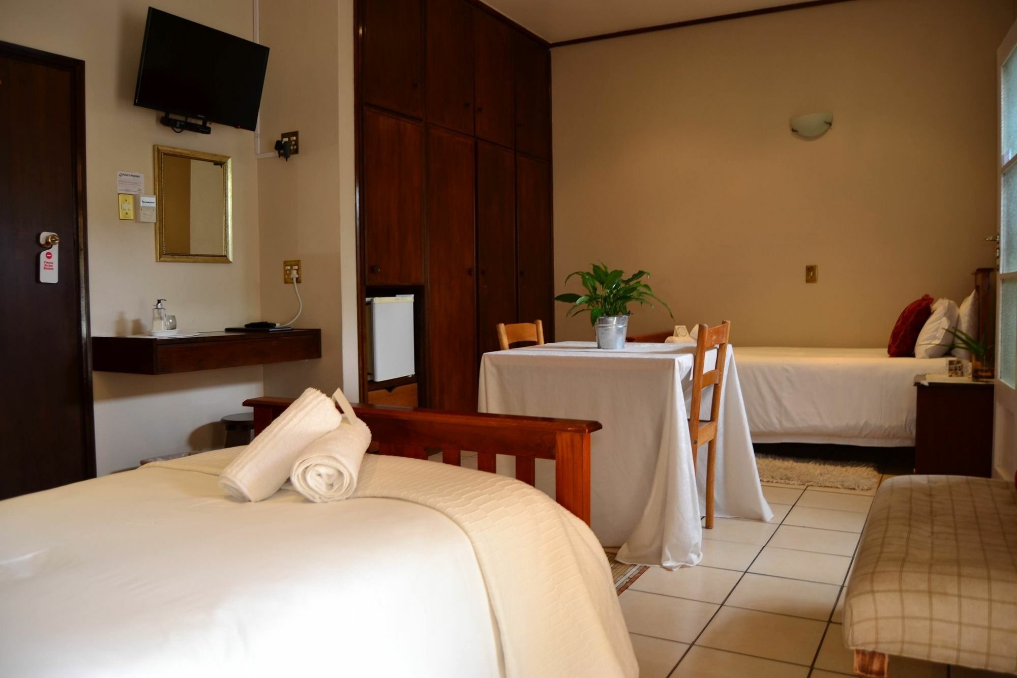 King'S Highway Guest House Somerset West Exteriör bild