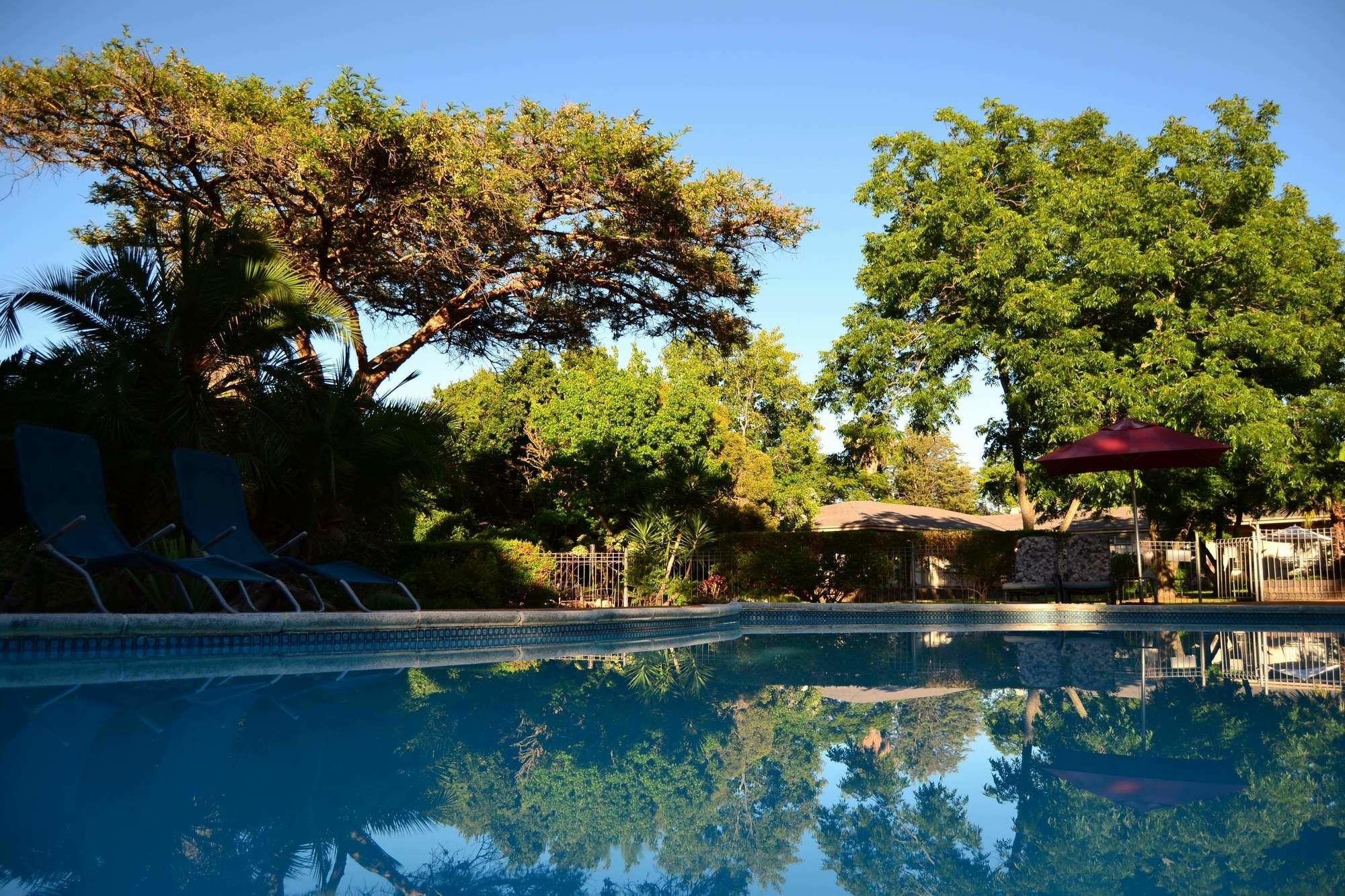 King'S Highway Guest House Somerset West Exteriör bild